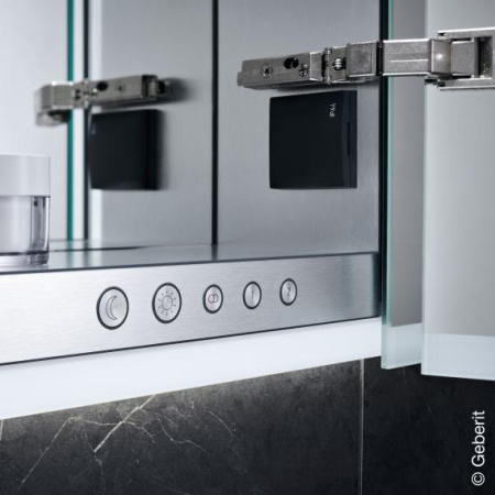 Зеркальный шкаф Geberit ONE с подсветкой и тремя дверями, ширина 130см, 500.487.00.1